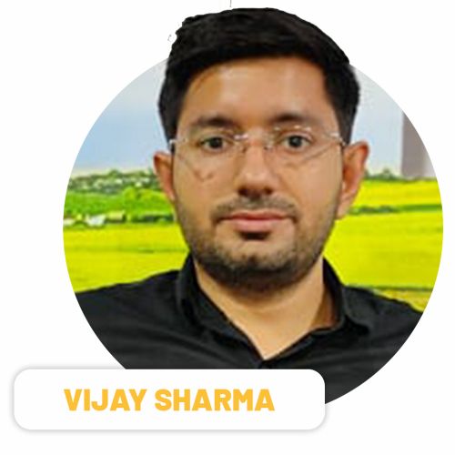 Portret van Vijay Sharma met groene landschap op achtergrond en geel-wit naamlabel